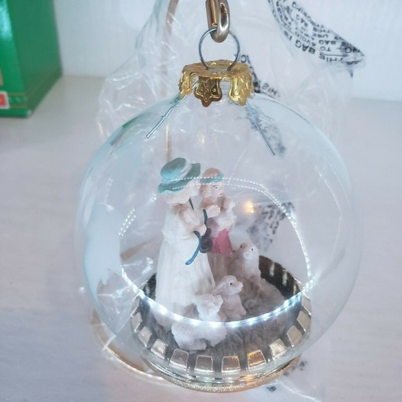 House Of Lloyd Christmas Around The World Shepherd Ornament With Stand New - Picture 6 of 12